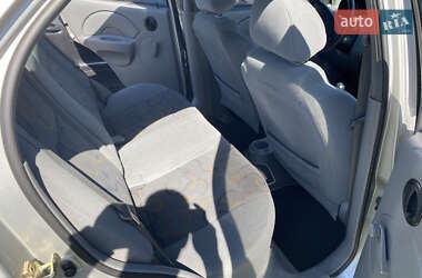 Седан Chevrolet Aveo 2005 в 
