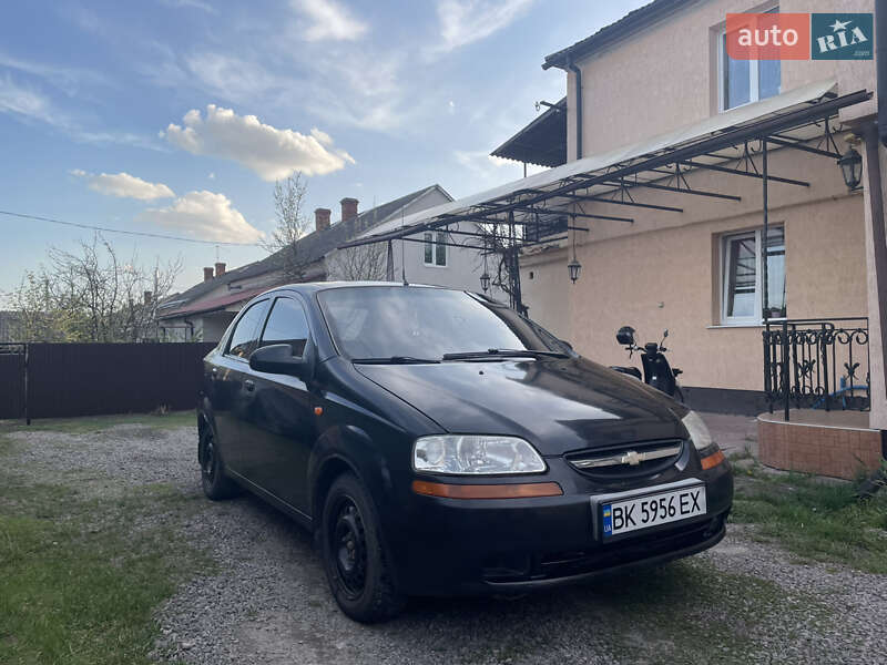 Седан Chevrolet Aveo 2005 в Радехове