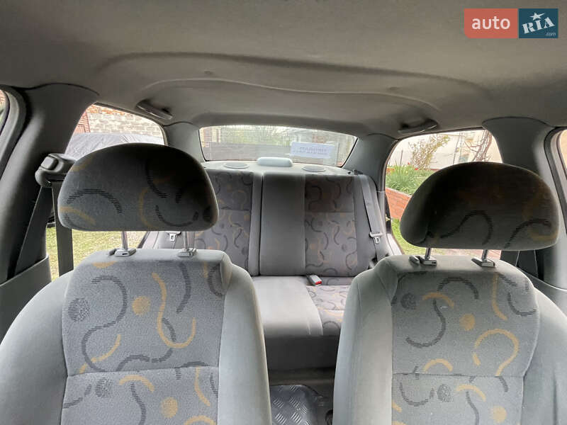 Седан Chevrolet Aveo 2005 в Радехове