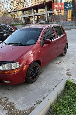 Хэтчбек Chevrolet Aveo 2005 в 