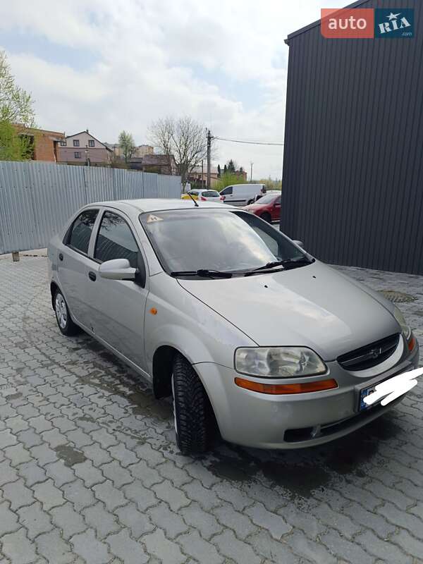 Седан Chevrolet Aveo 2004 в Львове
