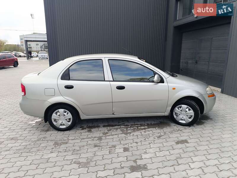Chevrolet Aveo 2004