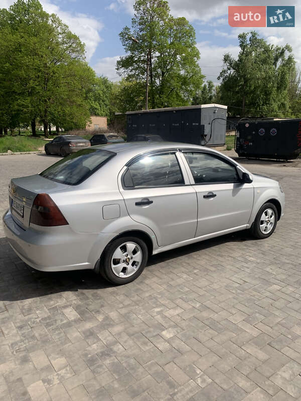 Седан Chevrolet Aveo 2008 в Кривом Роге