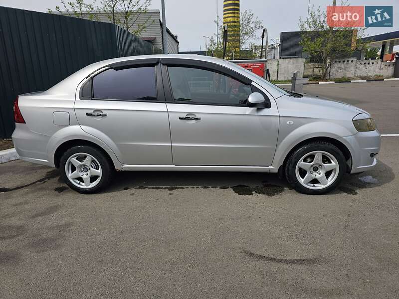 Седан Chevrolet Aveo 2007 в Києві