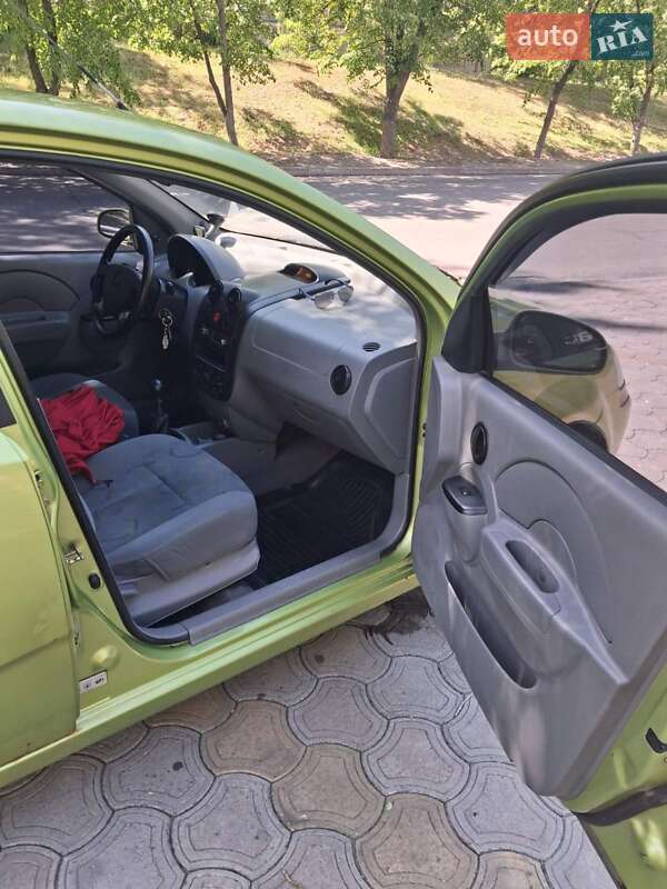 Хэтчбек Chevrolet Aveo 2005 в Никополе