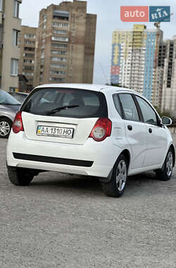 Хетчбек Chevrolet Aveo 2008 в 