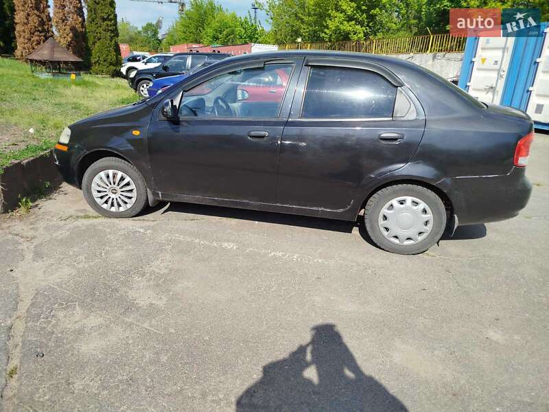 Седан Chevrolet Aveo 2005 в Києві
