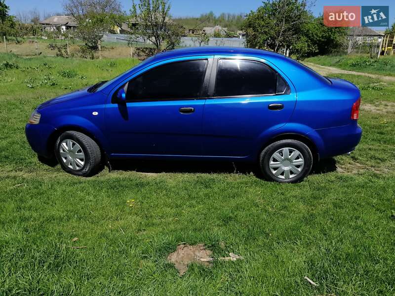 Седан Chevrolet Aveo 2006 в Києві