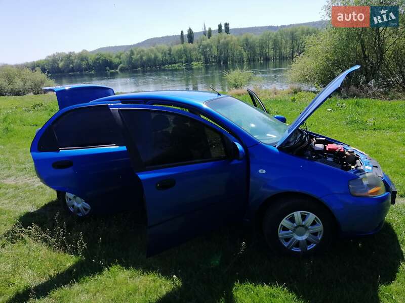 Седан Chevrolet Aveo 2006 в Києві