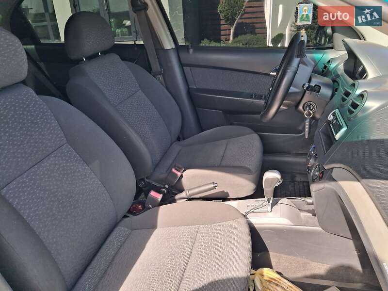 Седан Chevrolet Aveo 2009 в Чернівцях
