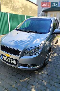 Хэтчбек Chevrolet Aveo 2009 в 