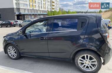 Хетчбек Chevrolet Aveo 2013 в Києві