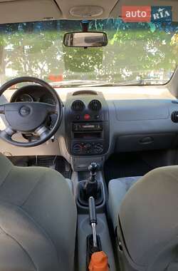Хетчбек Chevrolet Aveo 2005 в 