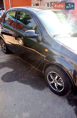 Седан Chevrolet Aveo 2004 в Черкасах