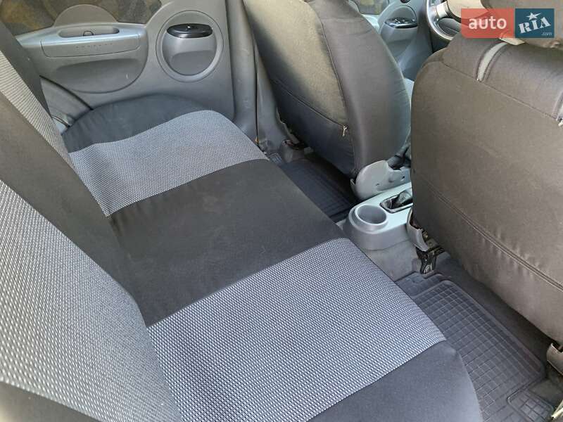 Хетчбек Chevrolet Aveo 2005 в Дніпрі
