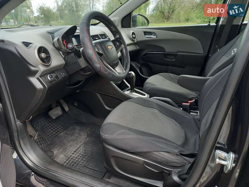 Седан Chevrolet Aveo 2012 в Кривом Роге
