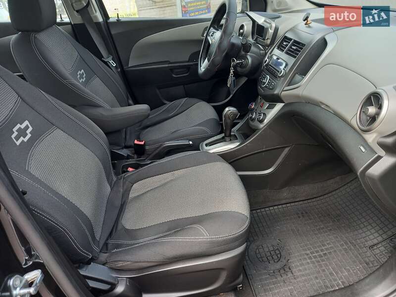 Седан Chevrolet Aveo 2012 в Кривом Роге
