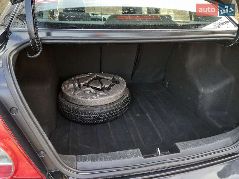 Седан Chevrolet Aveo 2012 в Кривом Роге