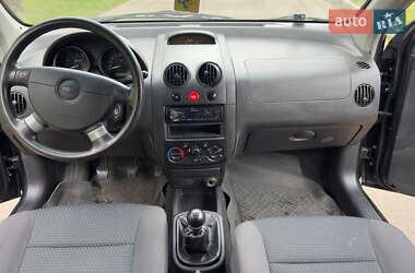 Хэтчбек Chevrolet Aveo 2006 в 