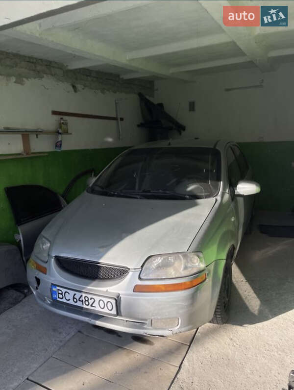 Седан Chevrolet Aveo 2005 в 