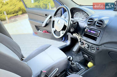 Хэтчбек Chevrolet Aveo 2008 в 