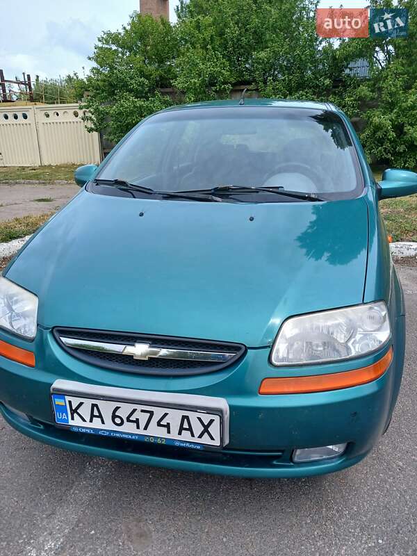 Хэтчбек Chevrolet Aveo 2005 в 