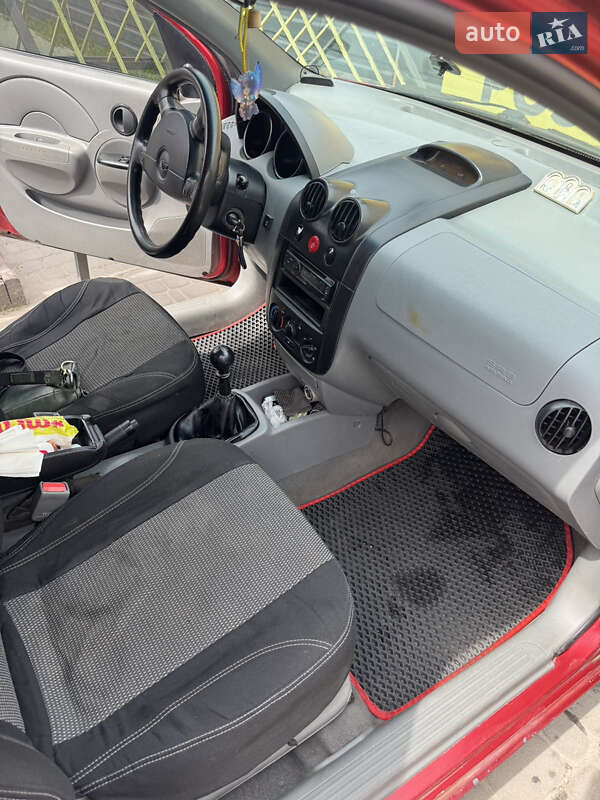 Седан Chevrolet Aveo 2004 в Киеве