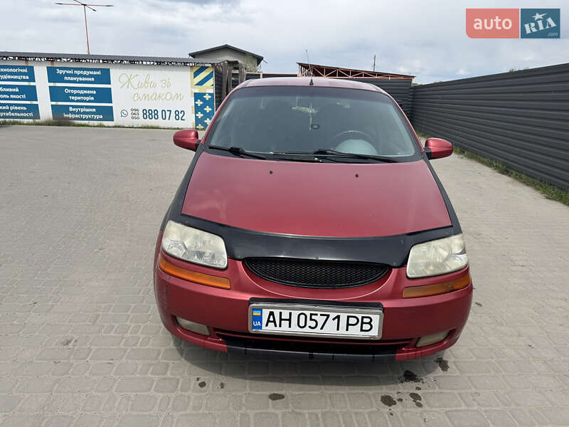 Седан Chevrolet Aveo 2004 в Киеве