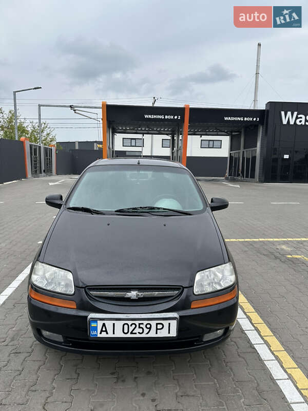 Седан Chevrolet Aveo 2004 в Києві