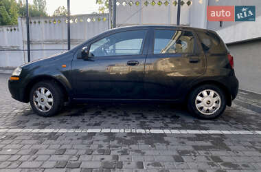 Хэтчбек Chevrolet Aveo 2005 в 