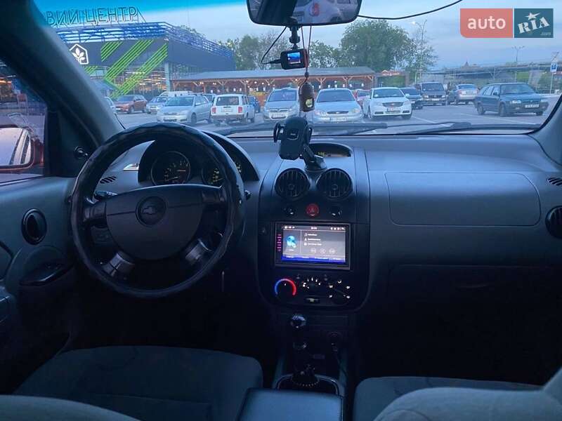 Седан Chevrolet Aveo 2005 в Дніпрі