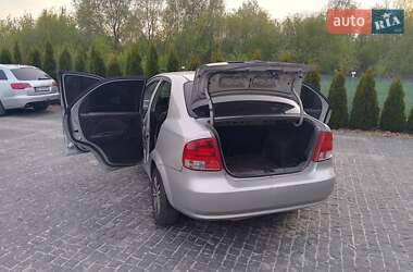 Седан Chevrolet Aveo 2005 в 