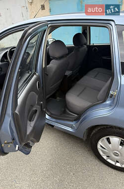 Хэтчбек Chevrolet Aveo 2006 в 