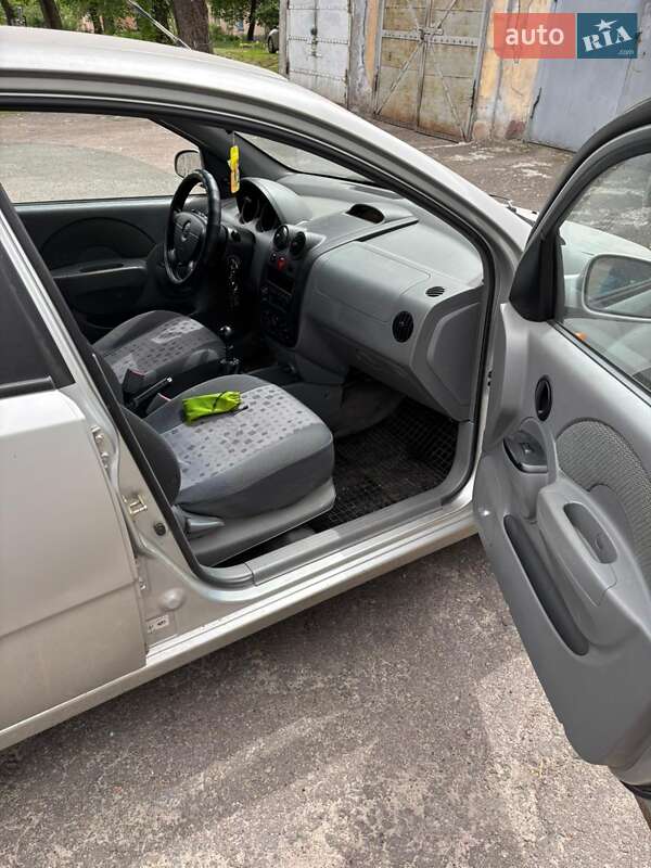 Седан Chevrolet Aveo 2005 в Кам'янському