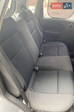 Хетчбек Chevrolet Aveo 2006 в 