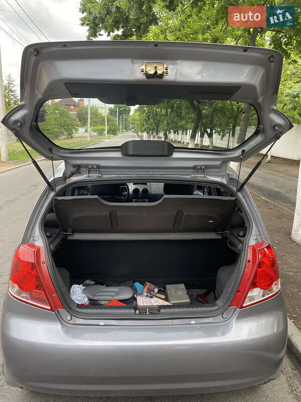 Хэтчбек Chevrolet Aveo 2006 в Днепре