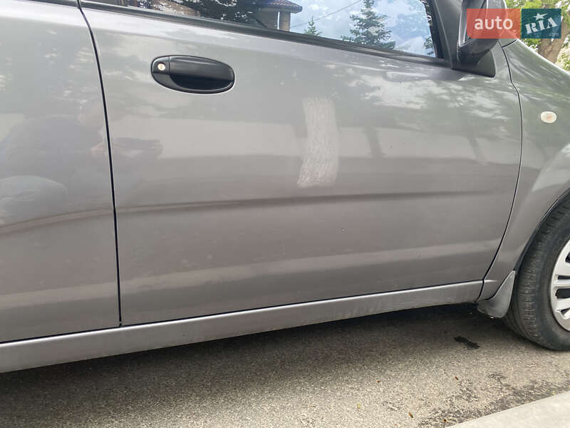 Хэтчбек Chevrolet Aveo 2006 в Днепре