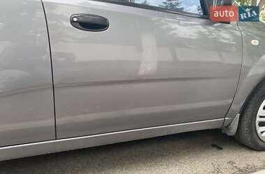 Хетчбек Chevrolet Aveo 2006 в 
