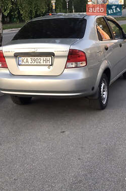 Седан Chevrolet Aveo 2005 в Києві