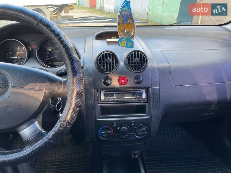 Седан Chevrolet Aveo 2006 в Харькове