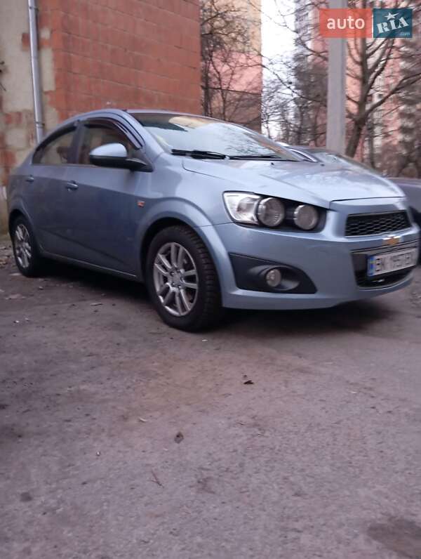 Седан Chevrolet Aveo 2012 в Рівному