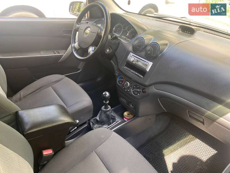 Седан Chevrolet Aveo 2006 в Дніпрі