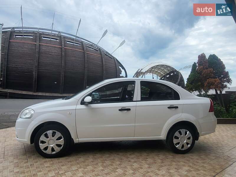 Седан Chevrolet Aveo 2007 в Одессе
