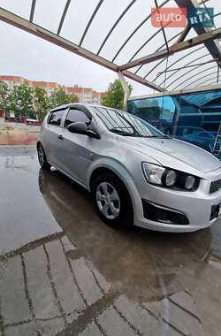 Хэтчбек Chevrolet Aveo 2012 в 