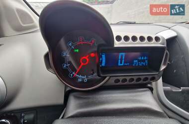 Хэтчбек Chevrolet Aveo 2012 в 