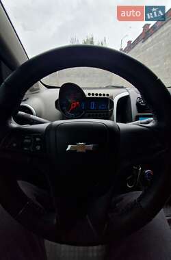 Хэтчбек Chevrolet Aveo 2012 в 