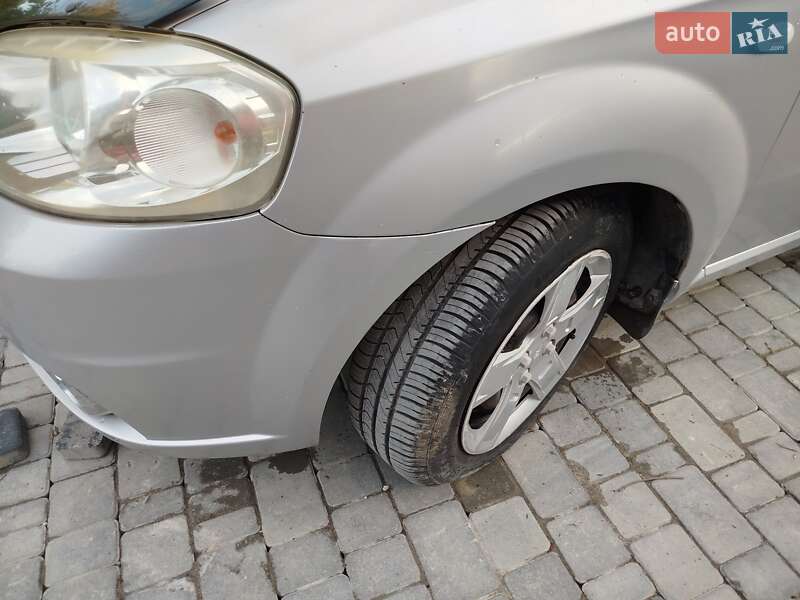 Седан Chevrolet Aveo 2006 в Кременці