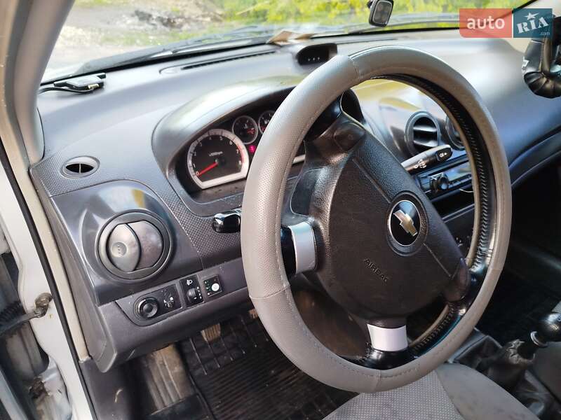 Седан Chevrolet Aveo 2006 в Кременці