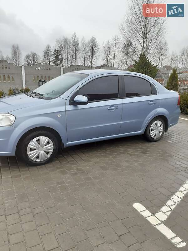 Седан Chevrolet Aveo 2008 в Олевську