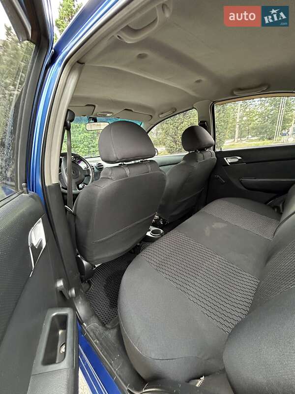 Седан Chevrolet Aveo 2006 в Сумах